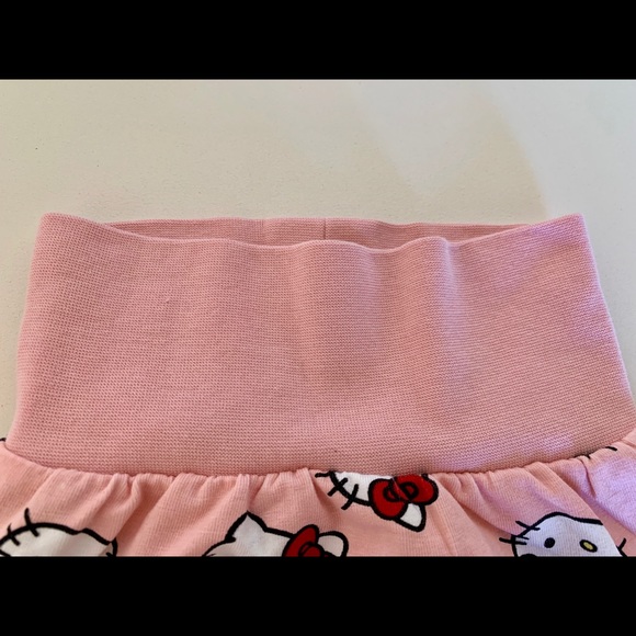 H&M Hello Kitty baby shorts. Size 0-1months - Picture 5 of 6